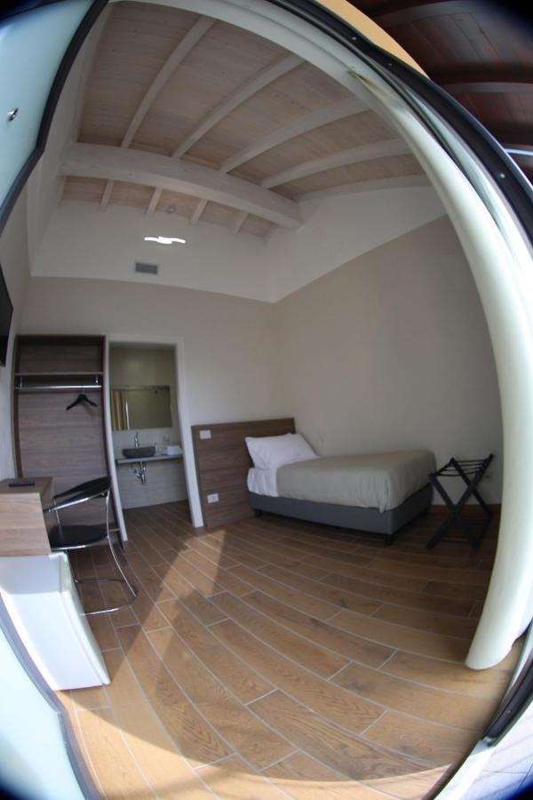 Villoresi Rooms Castano Primo Exteriör bild